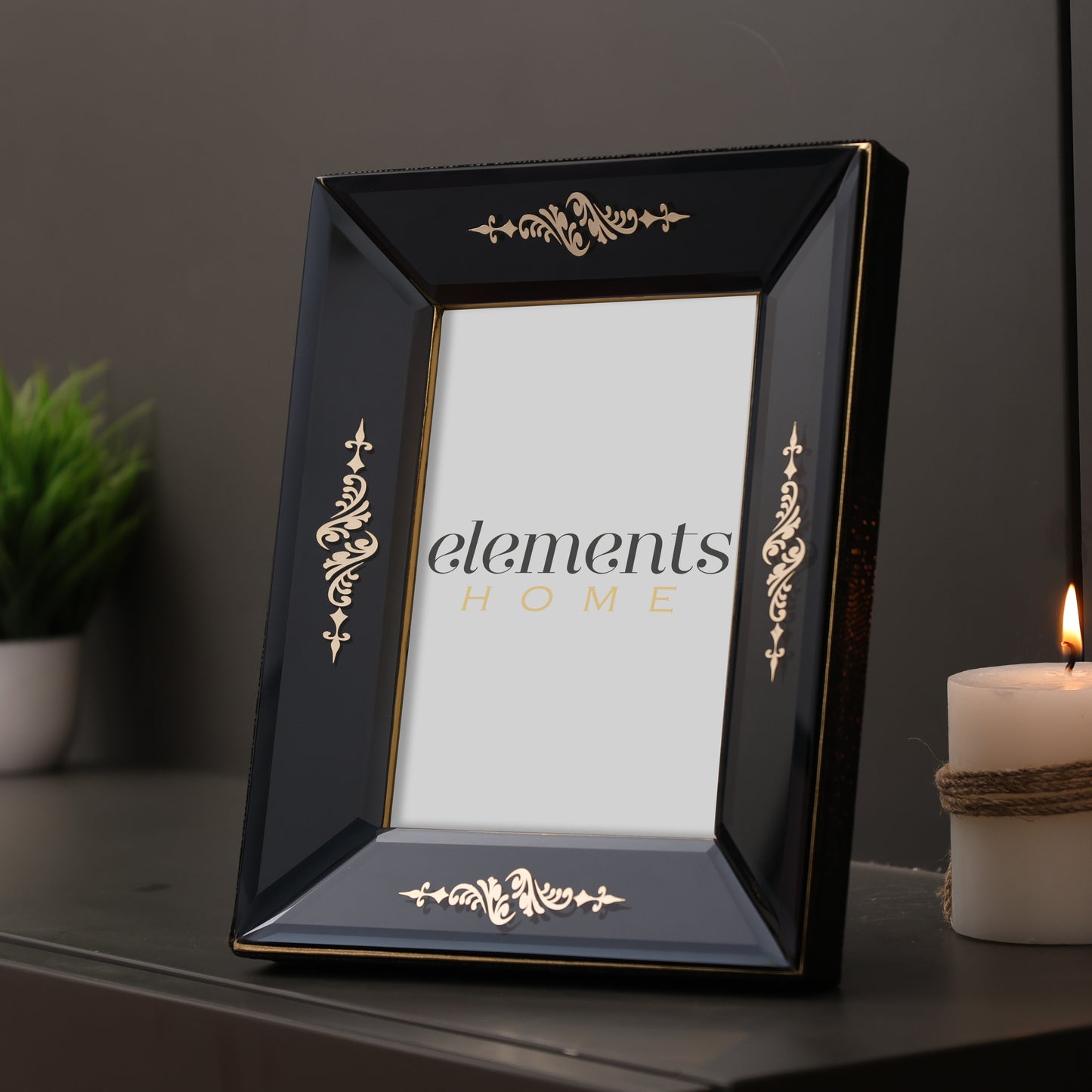 Mirrored Memories- Black
